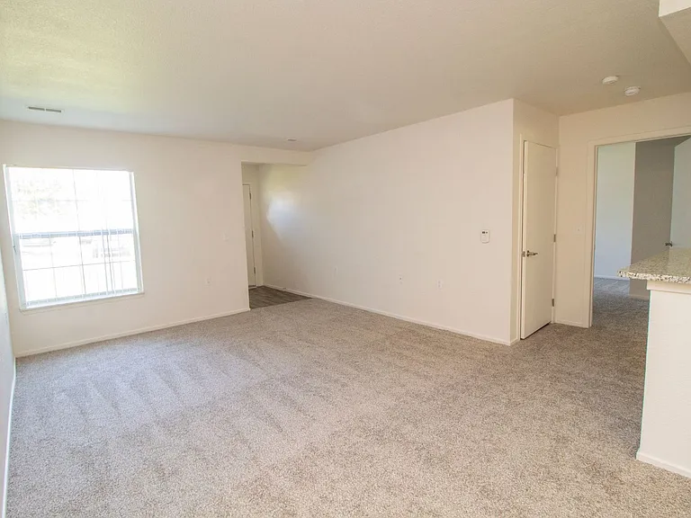 Willow Ridge Apartments — Photo 17