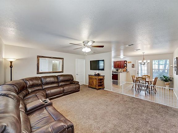 3rd image of 303 Laguna Vista Dr