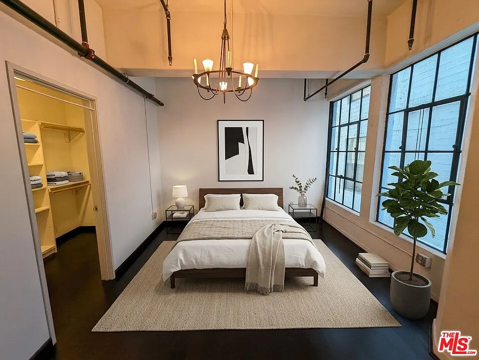 1 bed, 1.0 bath, 740 sqft, $1,995 — Photo 2