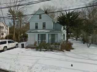 5 East Rd, Great Neck, NY 11024