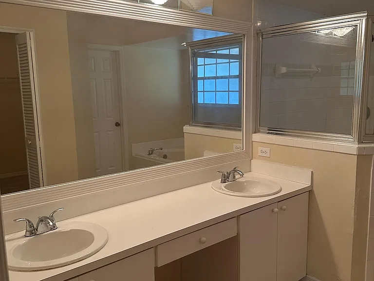 2426 SE Addison St — Photo 9