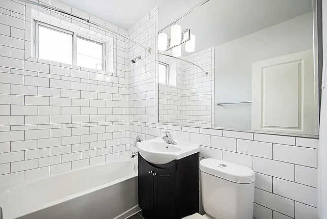 33 Richmond Street W — Photo 4
