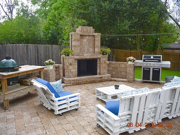 FIREPLACE ON BACK PATIO