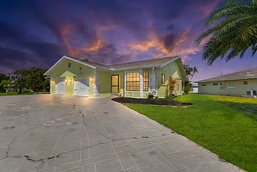 4836 Marine Dr