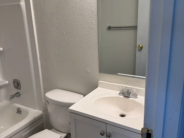 1025 W Entiat Ave #A4 — Photo 12