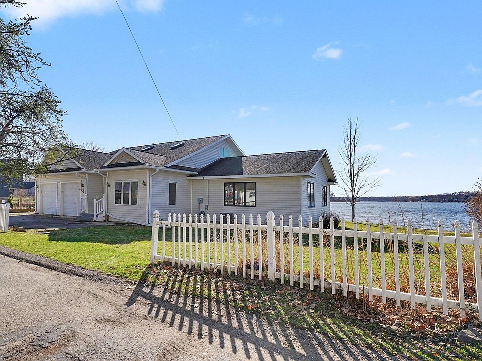 1st image of 11010 Gourdneck Lake Dr