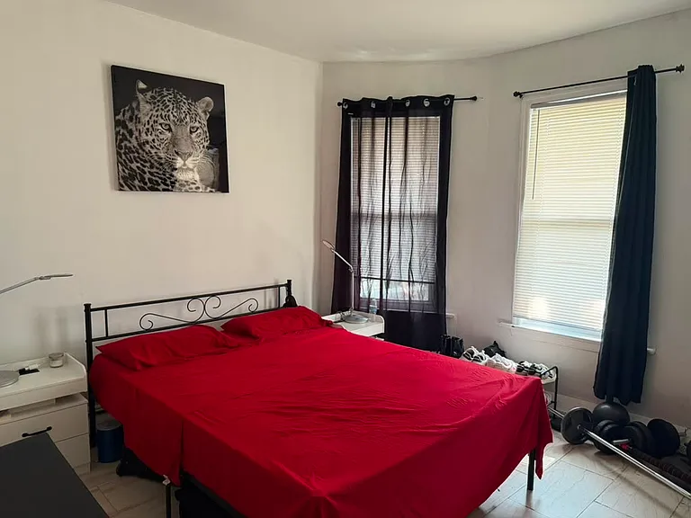 14 Getty Ave — Photo 4