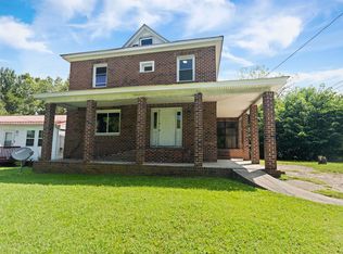 516 N Center St #B, Blackstone, VA 23824