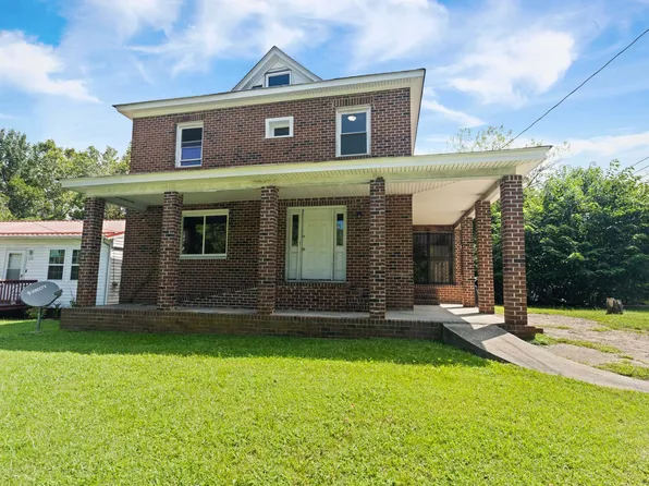 Apartment In Blackstone, 516 N Center St #B, Blackstone, VA 23824