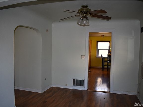 3rd image of 1034 Victoria Ave