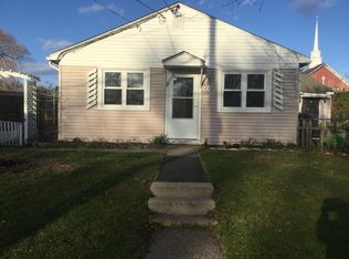 22 Woolsey Rd, Middletown, RI 02842