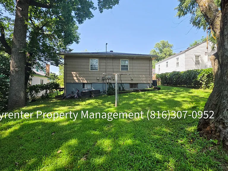 9307 E 15th St S — Photo 17