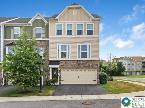 2236 Raya Way, Easton, PA 18045