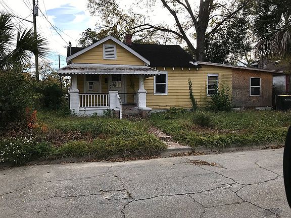 4th image of 3202 Caithness St
