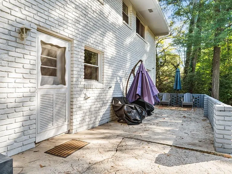 2604 Sunny Ln SE — Photo 33