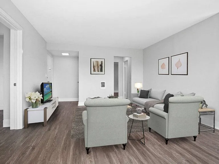 Palm Capri Apartments — Photo 13