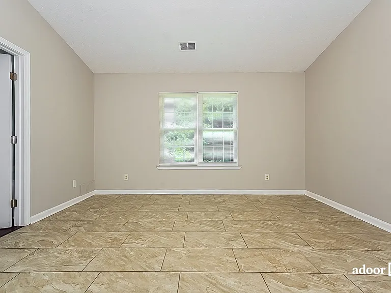 6499 Pine Grove Ct — Photo 11