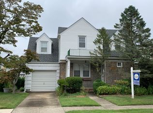 21 Alexine Ave, East Rockaway, NY 11518