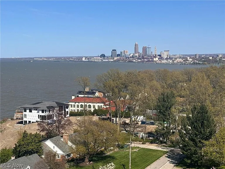 11720 Edgewater Dr #908 — Photo 17