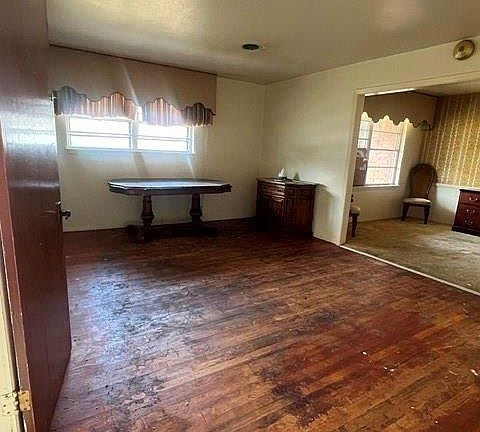 4th image of 10311 Greenwillow Dr