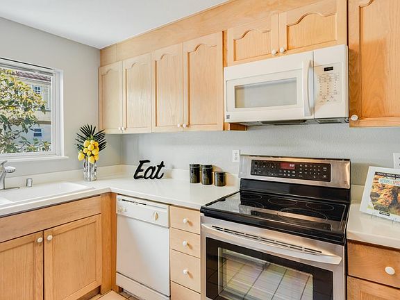 5th image of 3885 Carter Dr APT 206