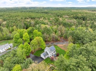 82 Lawrence St, Pepperell, MA 01463