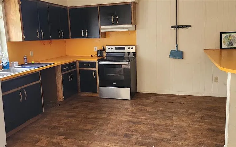 1821 Los Pinos Rd — Photo 5