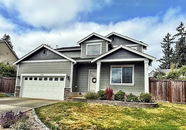 2698 Northeast Noll Valley Loop - 1 — Photo 3