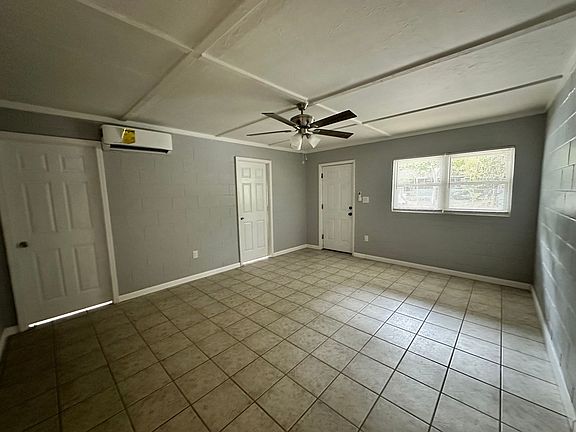 3rd image of 918 Stinson St #B