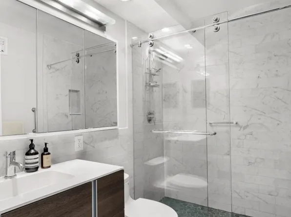 1065 Park Avenue image 8 of 12