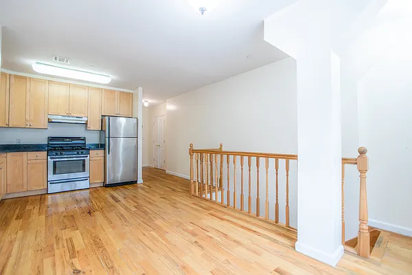 Rented by Key City Capital Inc | media 10