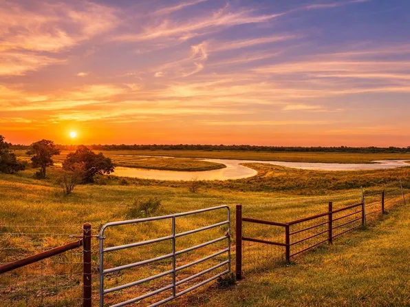 290 Henry Garza Lane St, Tivoli, TX 77990