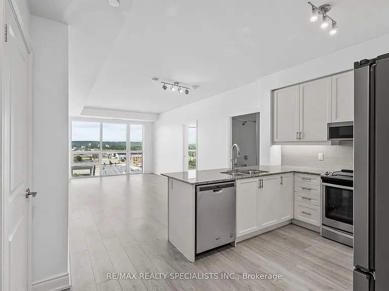 1050 Main St E #718 — Photo 6