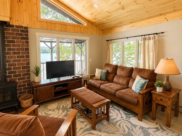 94 Camden Rd, Lincolnville, ME 04849