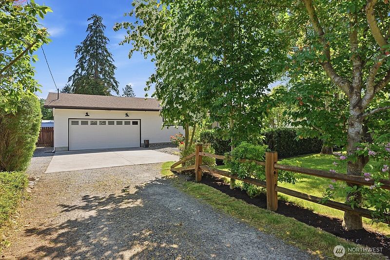 3rd image of 4232 332nd Avenue SE