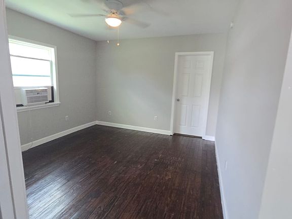 3rd image of 428 Westwood Dr #7