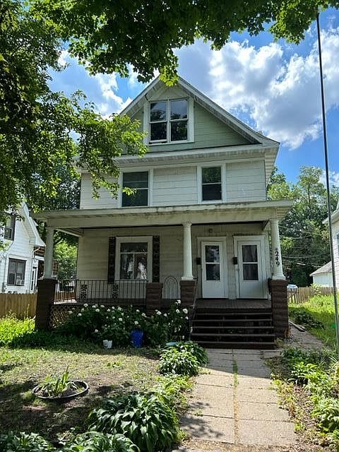 1st image of 249 Humboldt Ave N