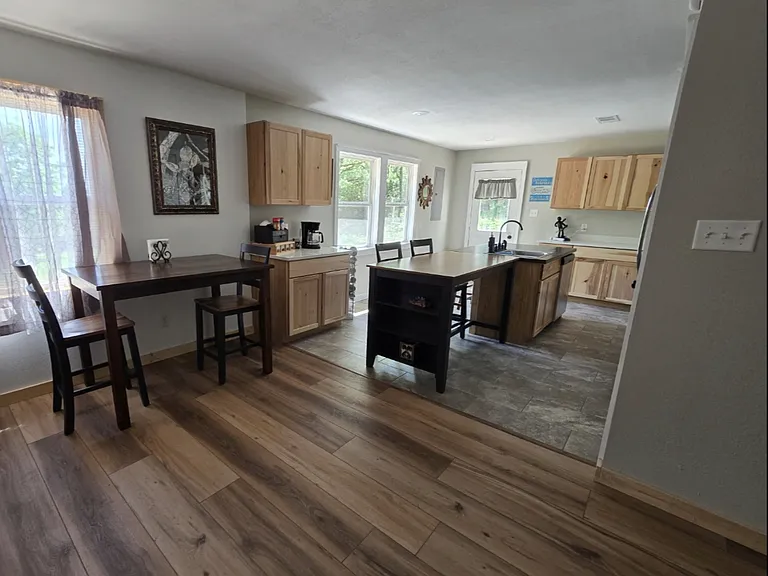 2429 Prairie St — Photo 5