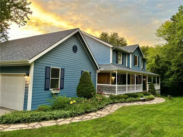 5934 Oak Grove Rd, Kansas City, KS 66106