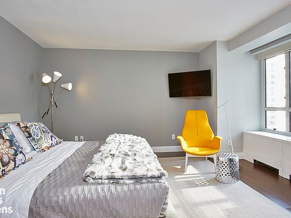 5th image of 200 E 66th St APT B601