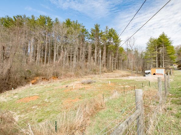 93 Farmville Ln, Galax, VA 24333