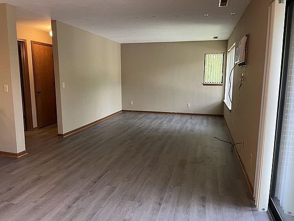 3rd image of 122 Burke Ave APT 18