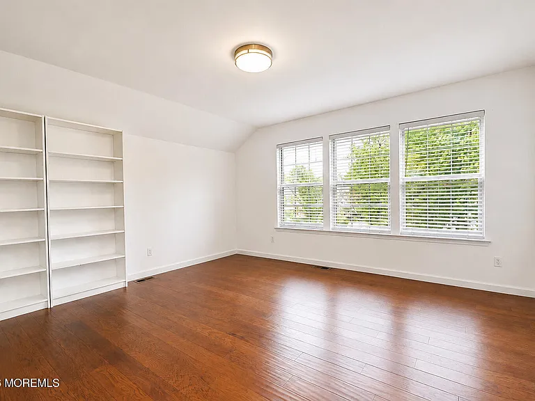 10 Madison Ct — Photo 23