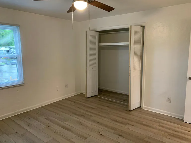 2307 SW 32nd Pl — Photo 6