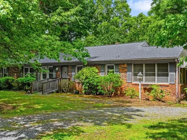 2134 Keesee Rd, Whitsett, NC 27377