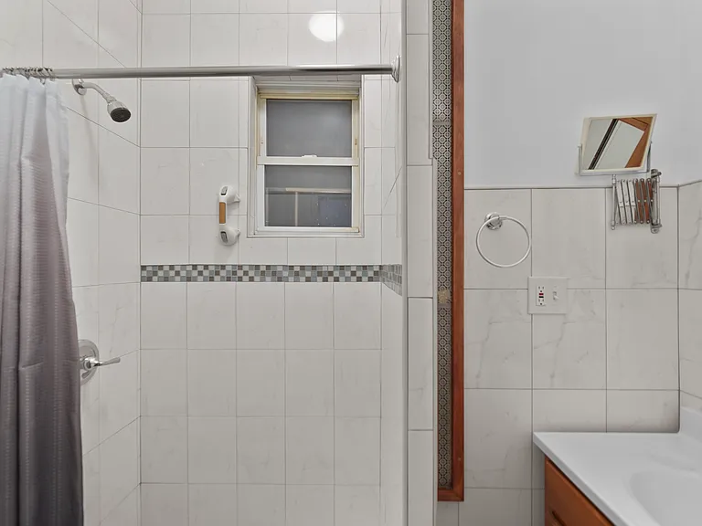 51 Mac Dougal St #1R — Photo 7