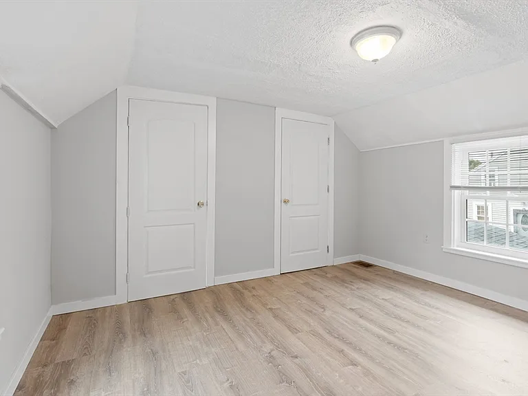 95B N Main St #B — Photo 23