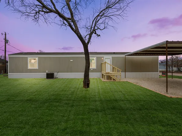 5717 Arkansas Trl, Granbury, TX 76048