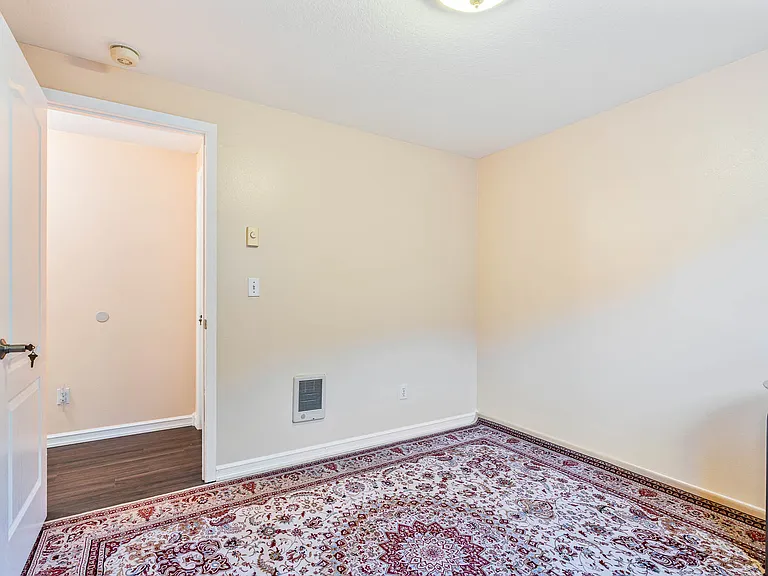 11511 NE 14th St — Photo 16