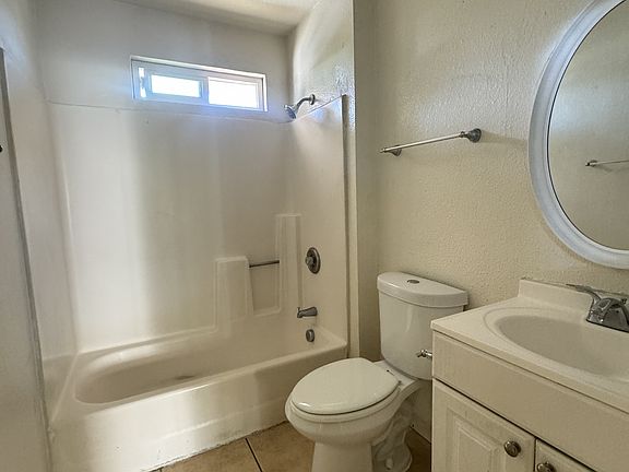 4th image of 4910-16 Imperial Ave #17481315